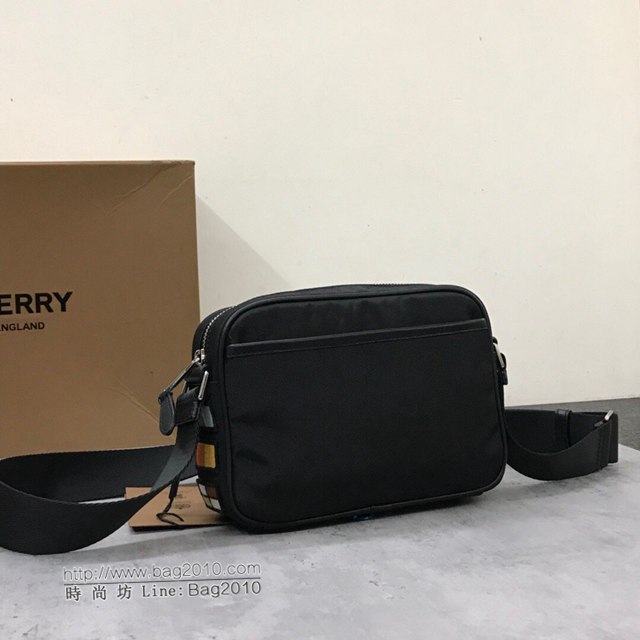Burberry專櫃新款男包 巴寶莉小鹿徽標尼龍男士單肩斜挎包  db1205